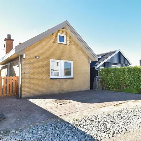 Amazing In With Kitchen Holiday home