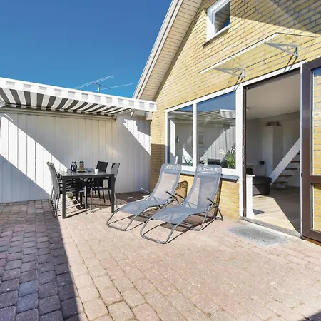 Amazing In With Kitchen Holiday home *